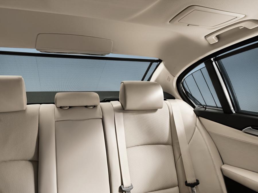  BMW 5-Series Long Wheelbase 2011 года  (фото 12 из 25)